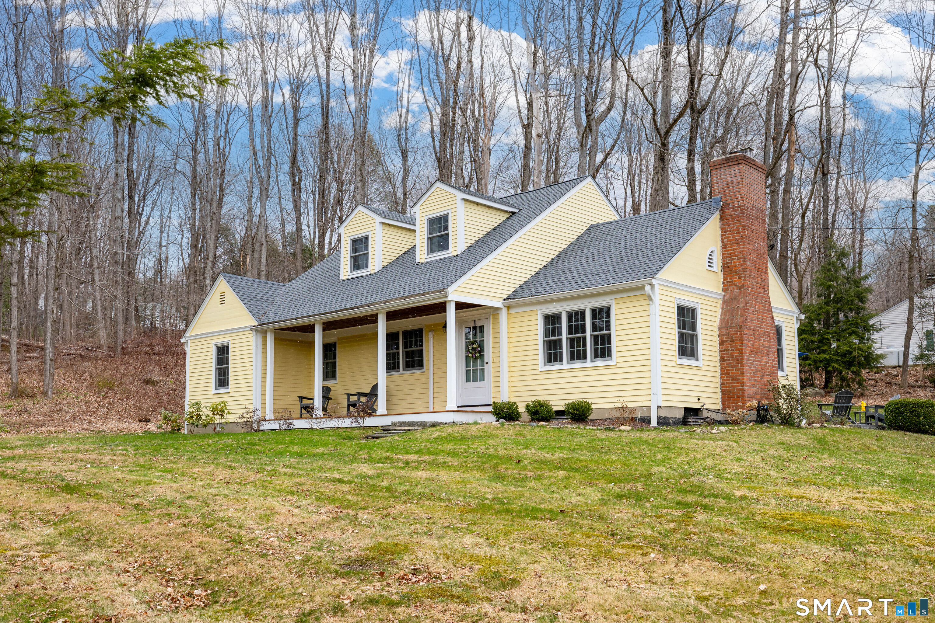 11 Sheldon Lane Litchfield, CT 06759 - Photo 22 of 33 a front view of house with yard