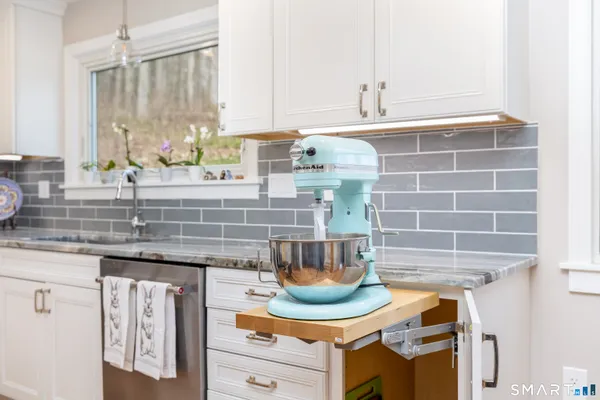 $649,000 | 11 Sheldon Lane, Litchfield, CT 06759