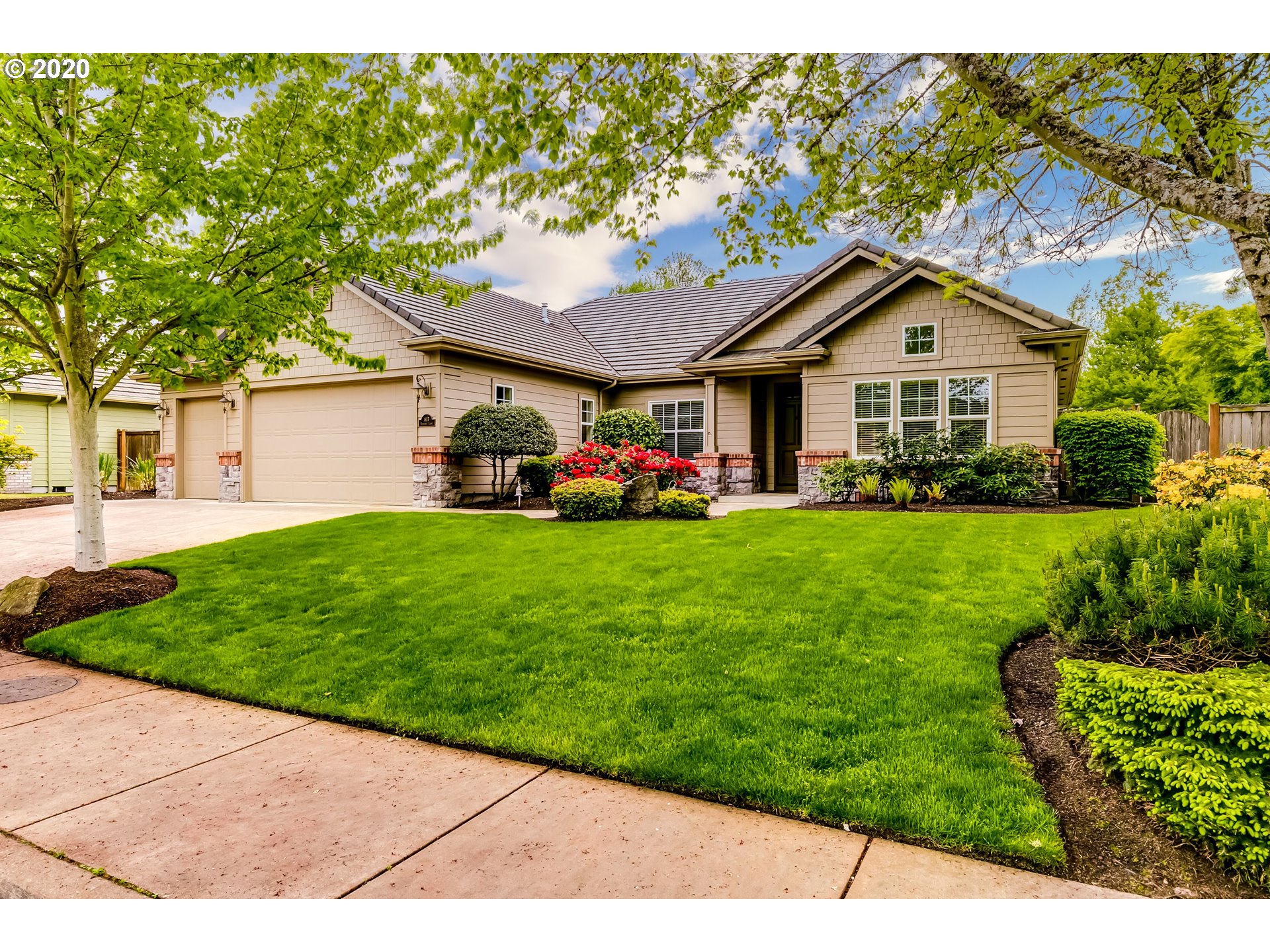 817 Royal Dell Lane Springfield, OR 97477 - Photo 1 of 28 Gallery Image 1
