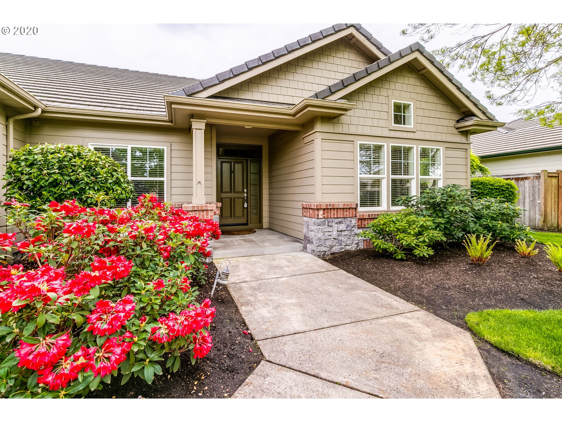 817 Royal Dell Lane Springfield, OR 97477 - Photo 2 of 28 Gallery Image 2