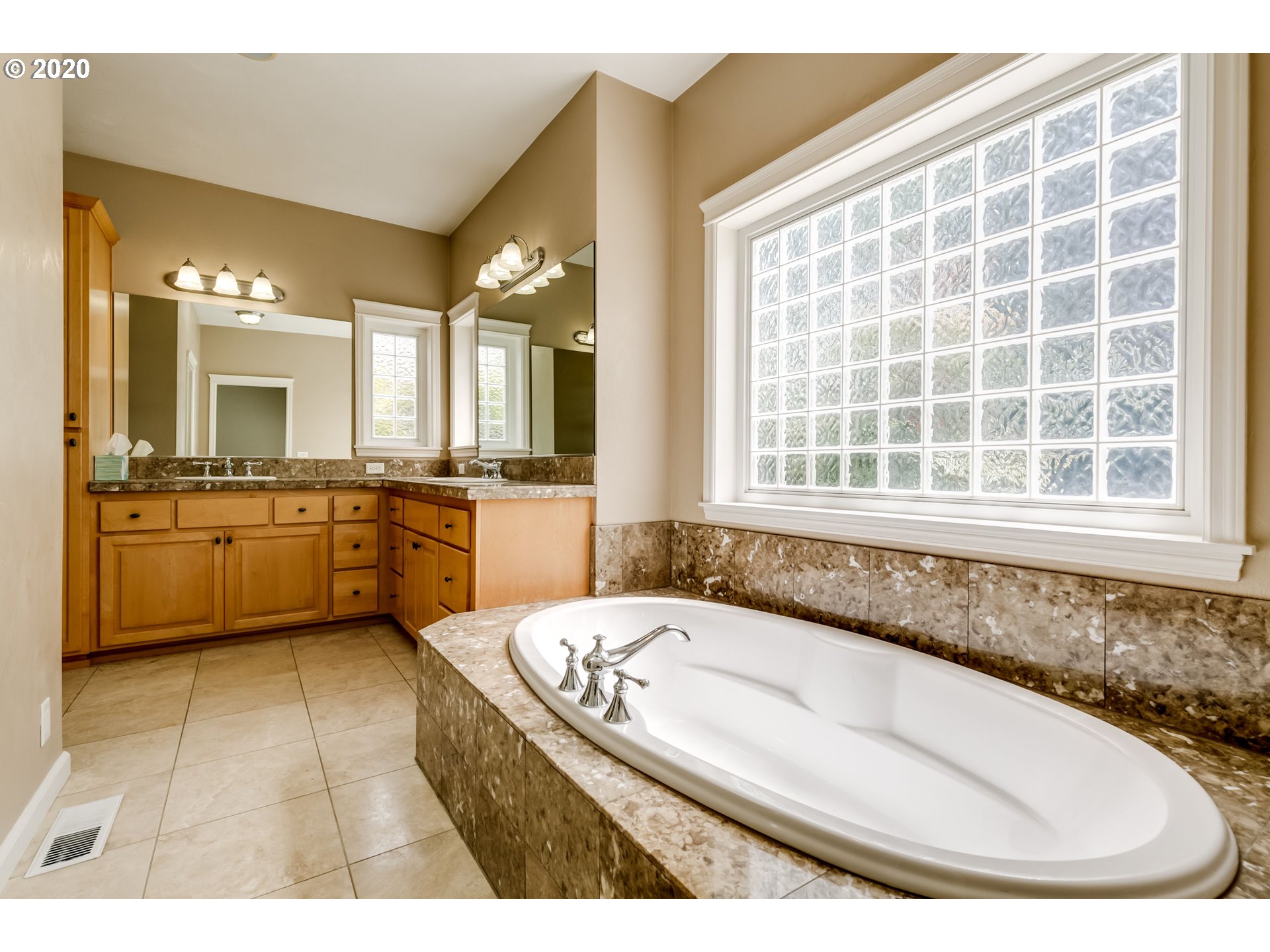 817 Royal Dell Lane Springfield, OR 97477 - Photo 15 of 28 Gallery Image 15