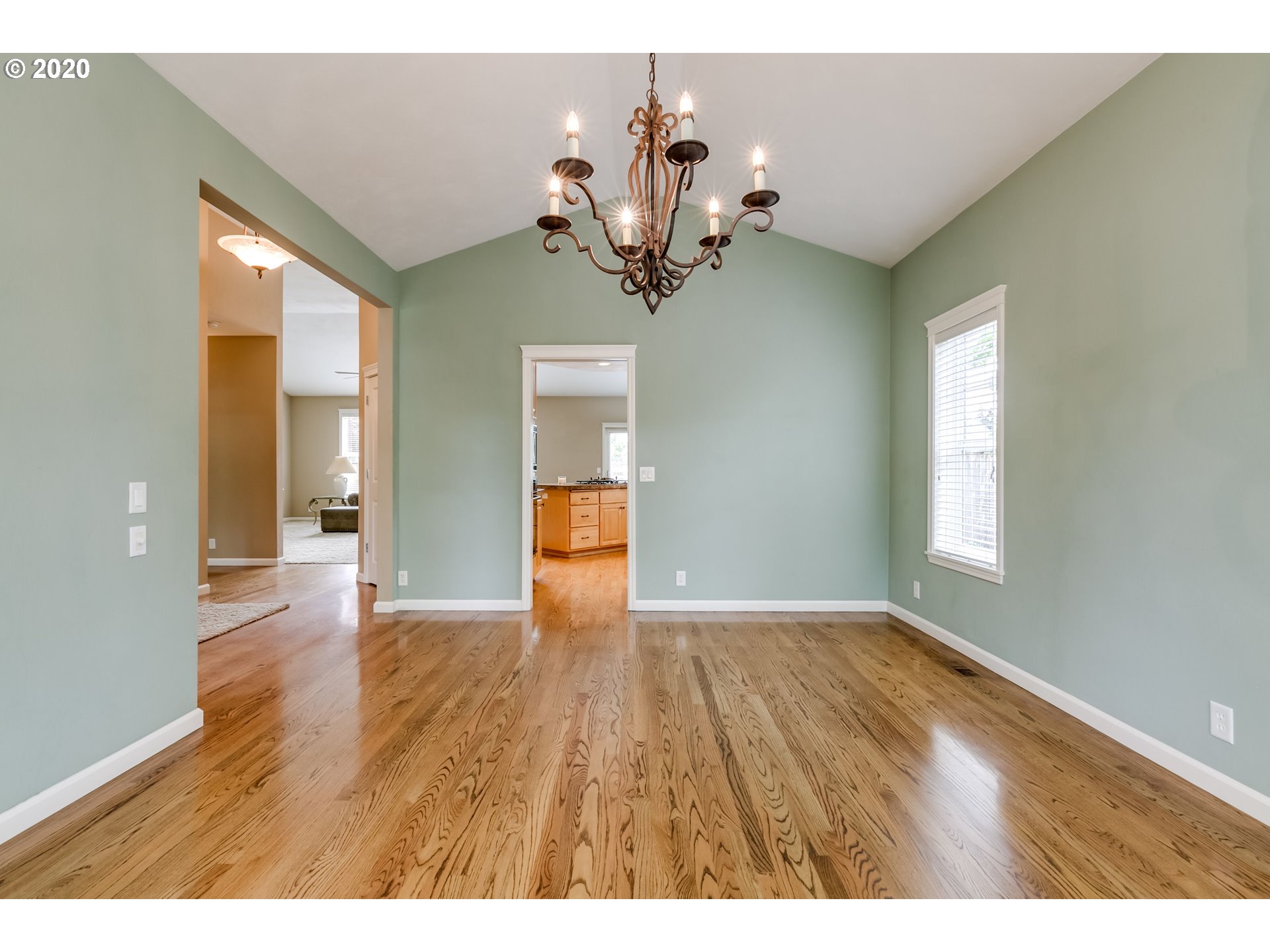 817 Royal Dell Lane Springfield, OR 97477 - Photo 5 of 28 Gallery Image 5