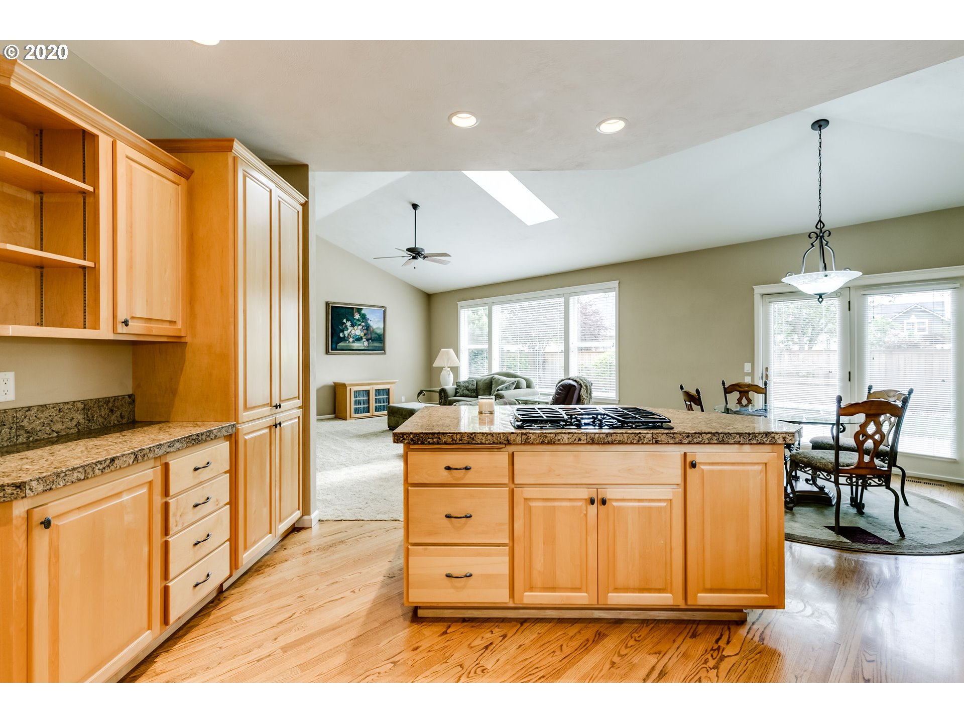 817 Royal Dell Lane Springfield, OR 97477 - Photo 7 of 28 Gallery Image 7