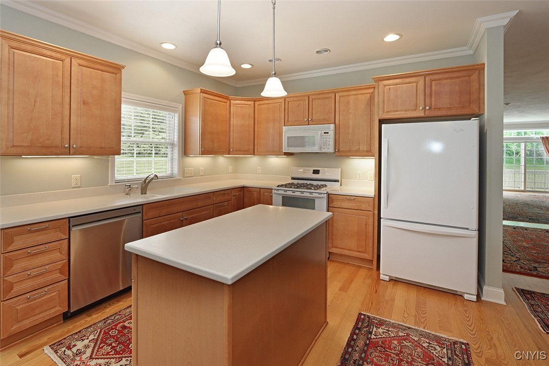 207 Falling Brook Path Manlius, NY 13066 - Photo 11 of 45