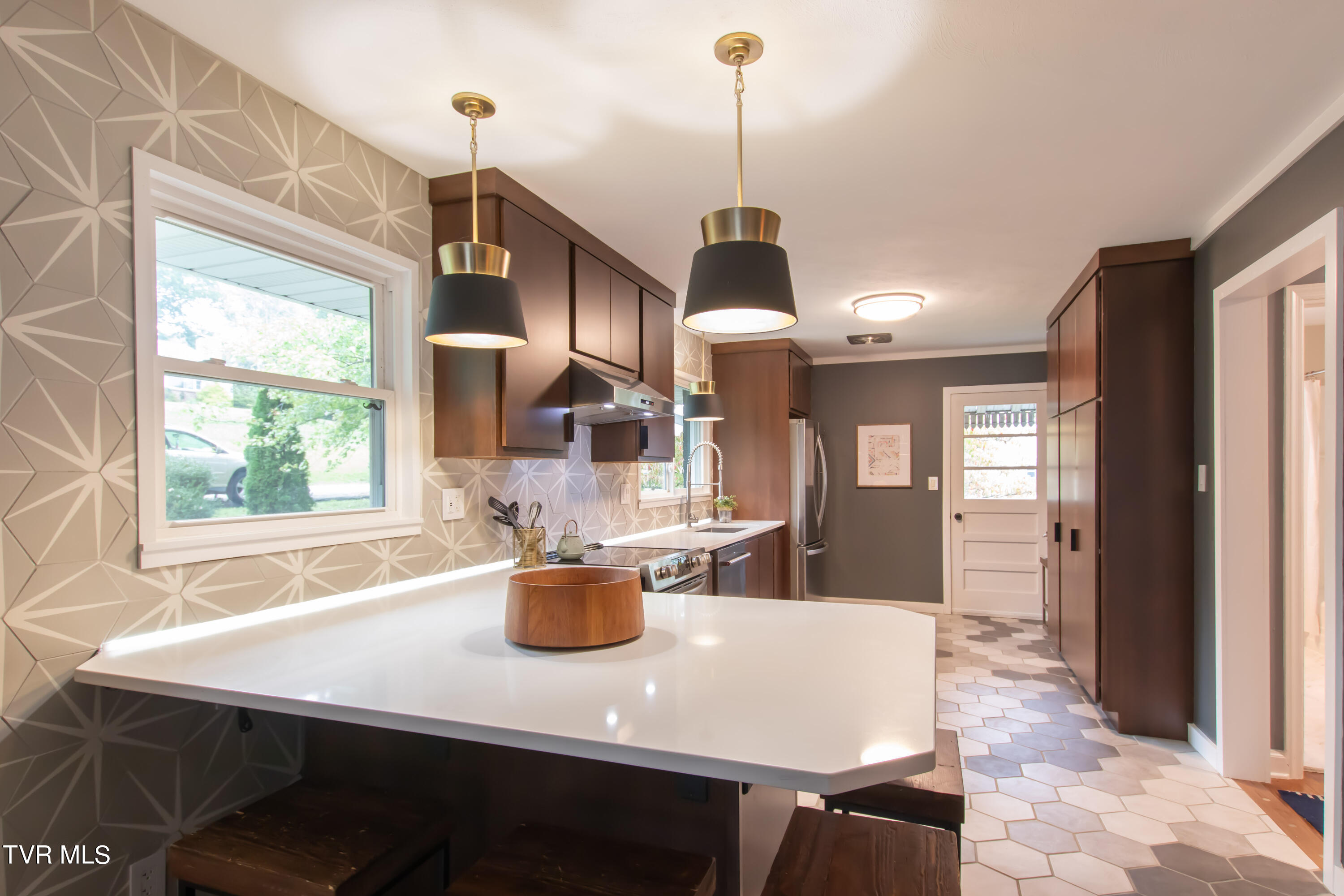 30 Crown Circle Bristol, TN 37620 - Photo 8 of 56 Crown-29