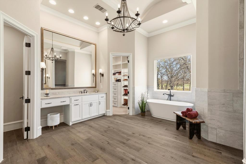 8301 Stephens Ranch Road Pilot Point, TX 76258 - Photo 19 of 40 One of the prettiest ensuites your ever see.