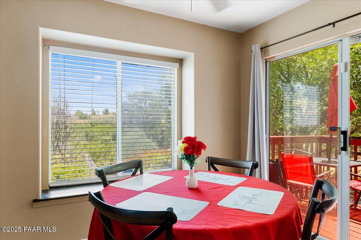 3050 Smokey Road, Unit 20D Prescott, AZ 86301 - Photo 11 of 32 11-Dining