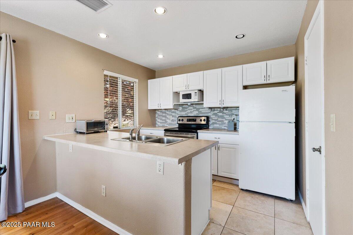 3050 Smokey Road, Unit 20D Prescott, AZ 86301 - Photo 12 of 32 12-Kitchen