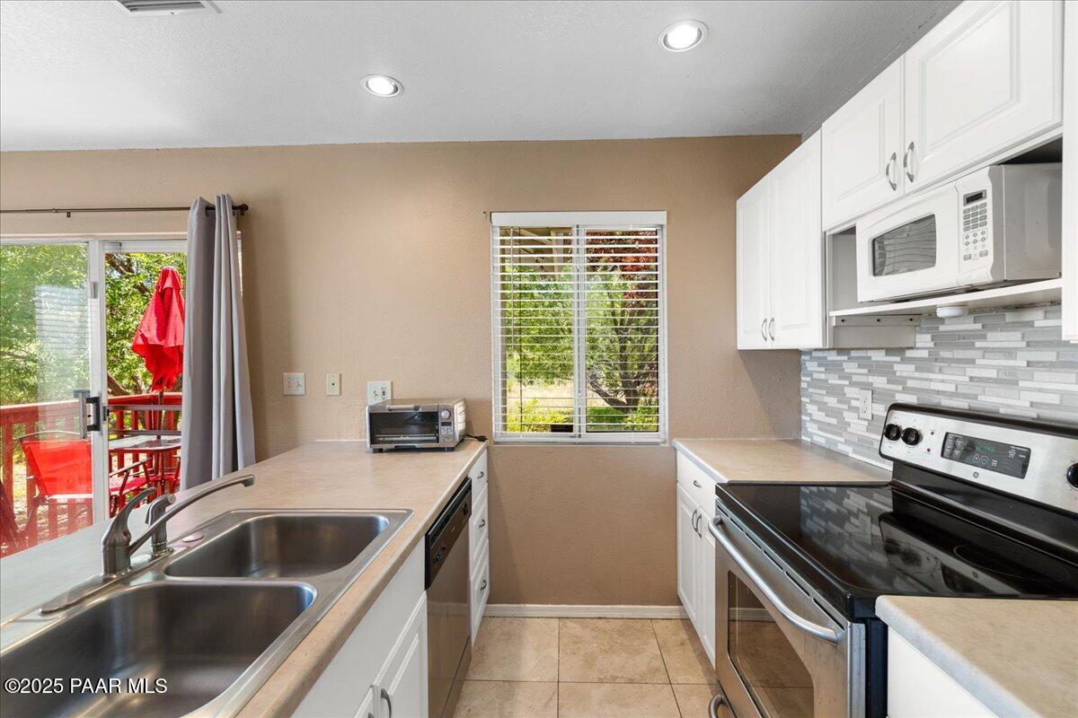 3050 Smokey Road, Unit 20D Prescott, AZ 86301 - Photo 14 of 32 14-Kitchen