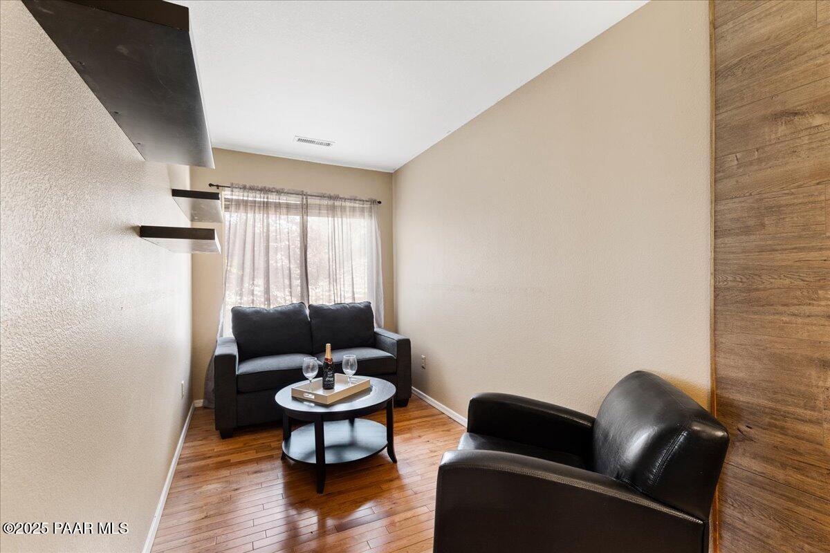 3050 Smokey Road, Unit 20D Prescott, AZ 86301 - Photo 19 of 32 19-Sitting Area