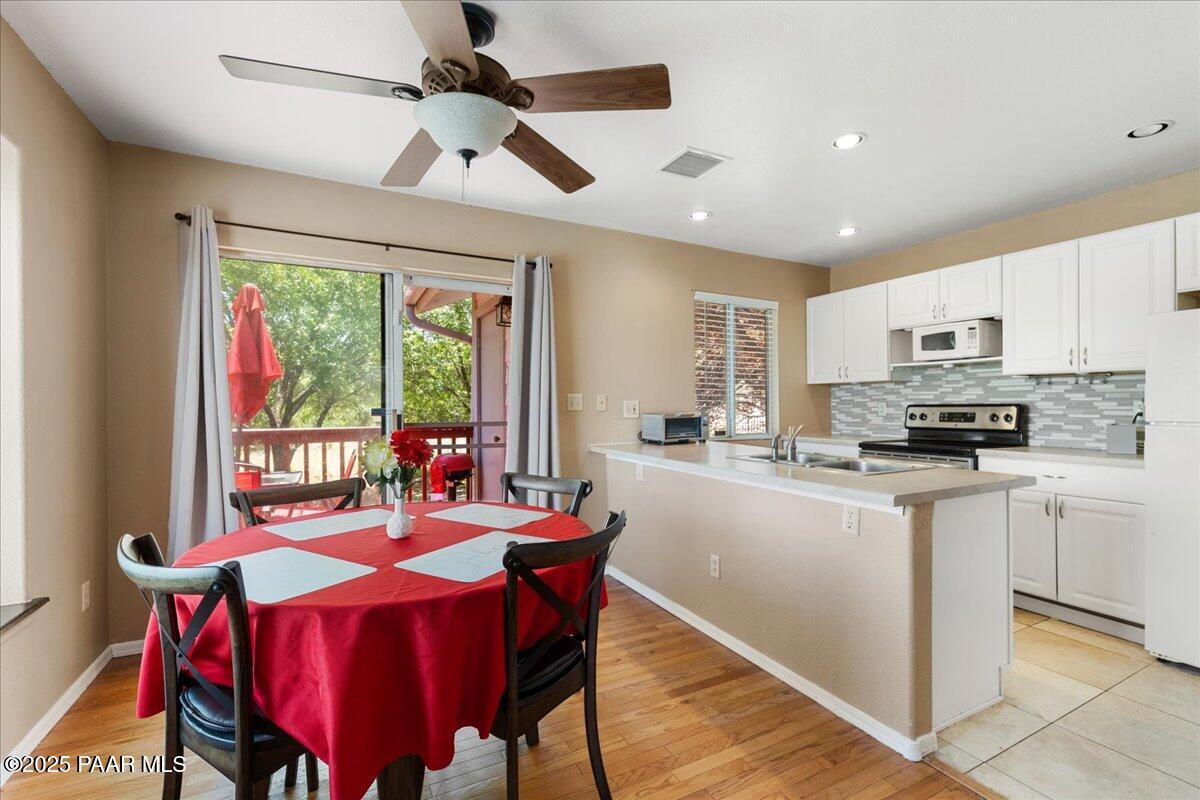 3050 Smokey Road, Unit 20D Prescott, AZ 86301 - Photo 8 of 32 08-Dining