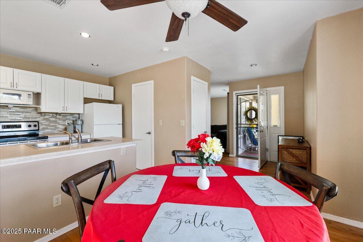 3050 Smokey Road, Unit 20D Prescott, AZ 86301 - Photo 10 of 32 10-Dining
