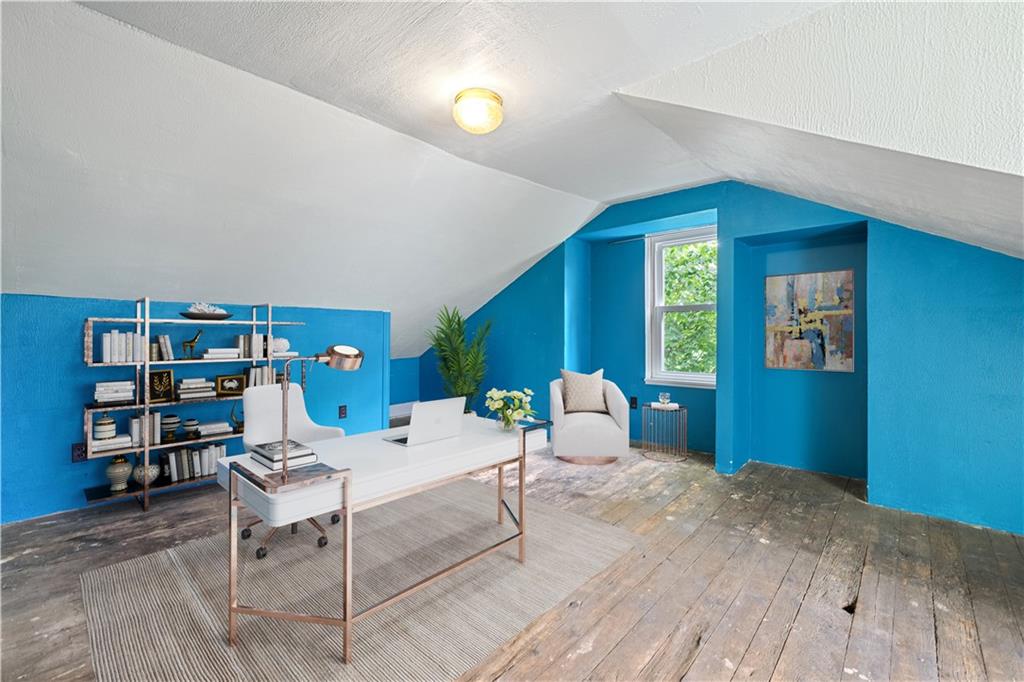 127 Fountain Street Pittsburgh, PA 15212 - Photo 18 of 25 a living room with furniture