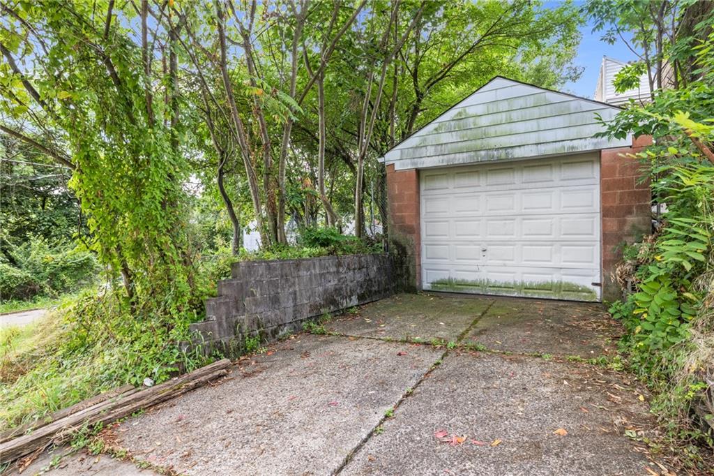 127 Fountain Street Pittsburgh, PA 15212 - Photo 22 of 25 a small hut with trees in front of it