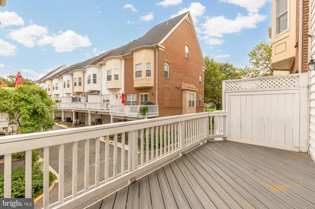 $1,150,000 | 670 9th Street Southwest, Washington, DC 20024