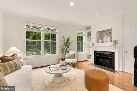 $1,124,900 | 670 9th Street Southwest, Washington, DC 20024