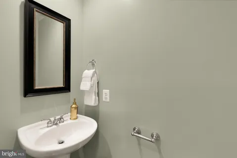 $1,124,900 | 670 9th Street Southwest, Washington, DC 20024