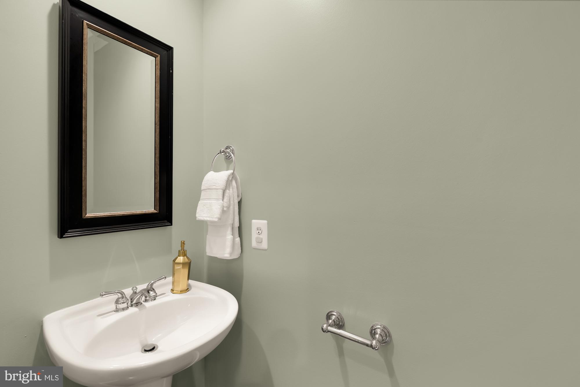 670 9th Street Southwest Washington, DC 20024 - Photo 18 of 32