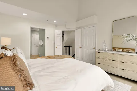 $1,124,900 | 670 9th Street Southwest, Washington, DC 20024