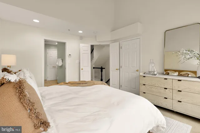 $1,150,000 | 670 9th Street Southwest, Washington, DC 20024