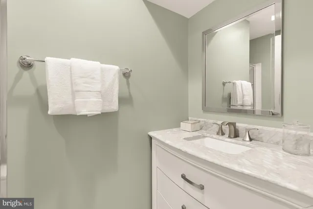 $1,150,000 | 670 9th Street Southwest, Washington, DC 20024