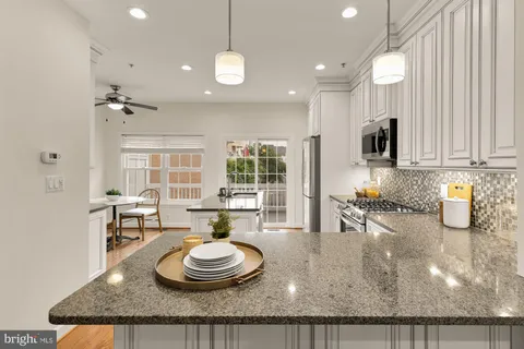 $1,124,900 | 670 9th Street Southwest, Washington, DC 20024