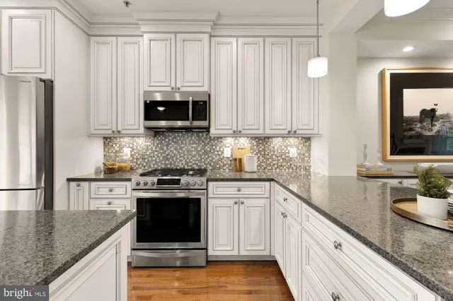 $1,150,000 | 670 9th Street Southwest, Washington, DC 20024