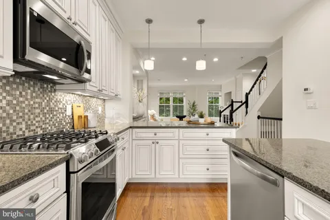 $1,124,900 | 670 9th Street Southwest, Washington, DC 20024