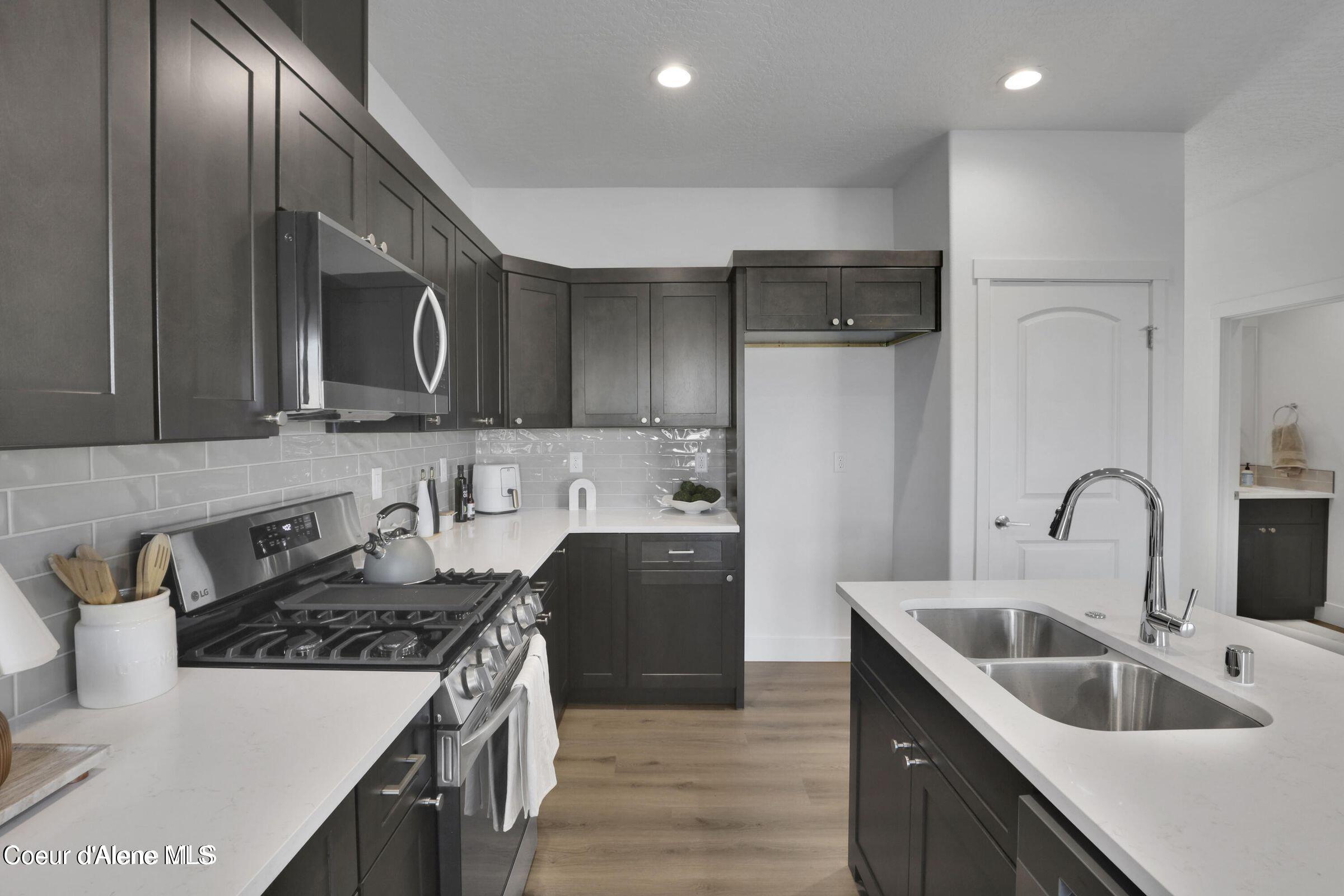 611 North Galbraith Loop Post Falls, ID 83854 - Photo 5 of 16 Kitchen