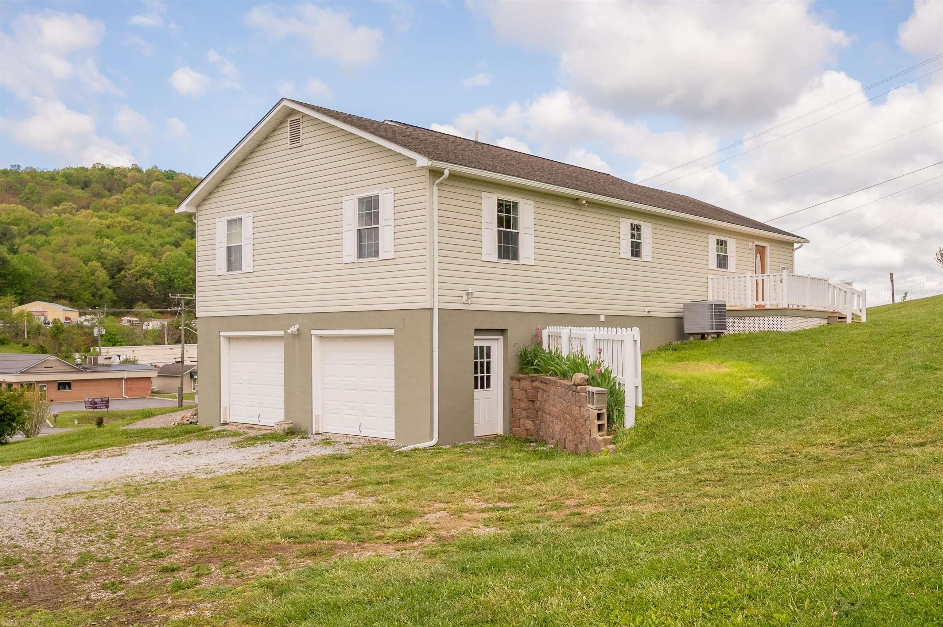704 Fort Chiswell Road Max Meadows, VA 24360 - Photo 8 of 79 Gallery Image 8
