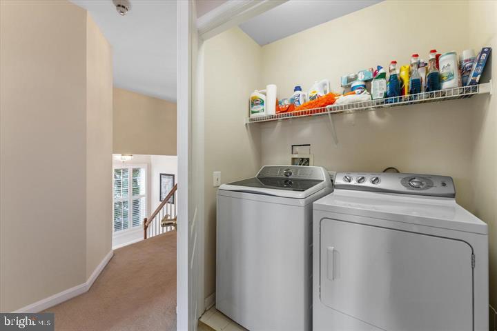 20900 Trinity Square Sterling, VA 20165 - Photo 19 of 38 a utility room with dryer and washer