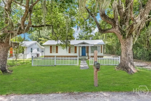 $263,988 | 902 Old River Road, Darien, GA 31305