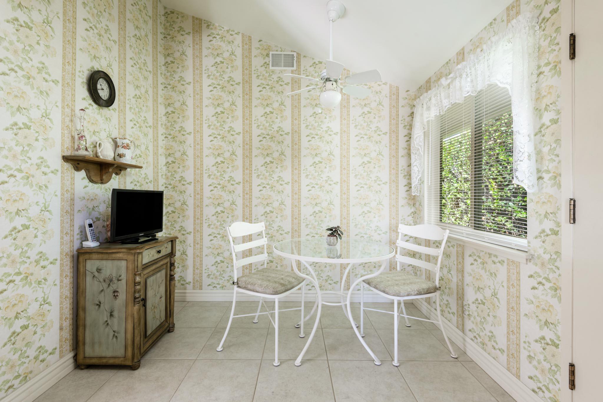 258 Iris Avenue Goleta, CA 93117 - Photo 12 of 28 Breakfast Area