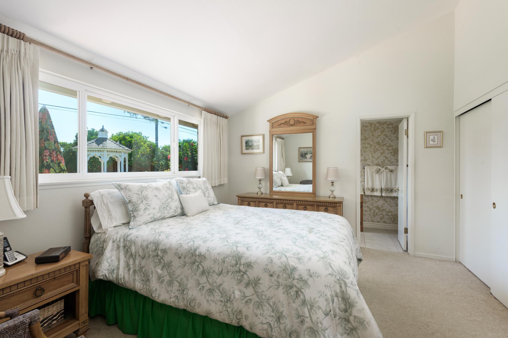 258 Iris Avenue Goleta, CA 93117 - Photo 13 of 28 Primary Bedroom