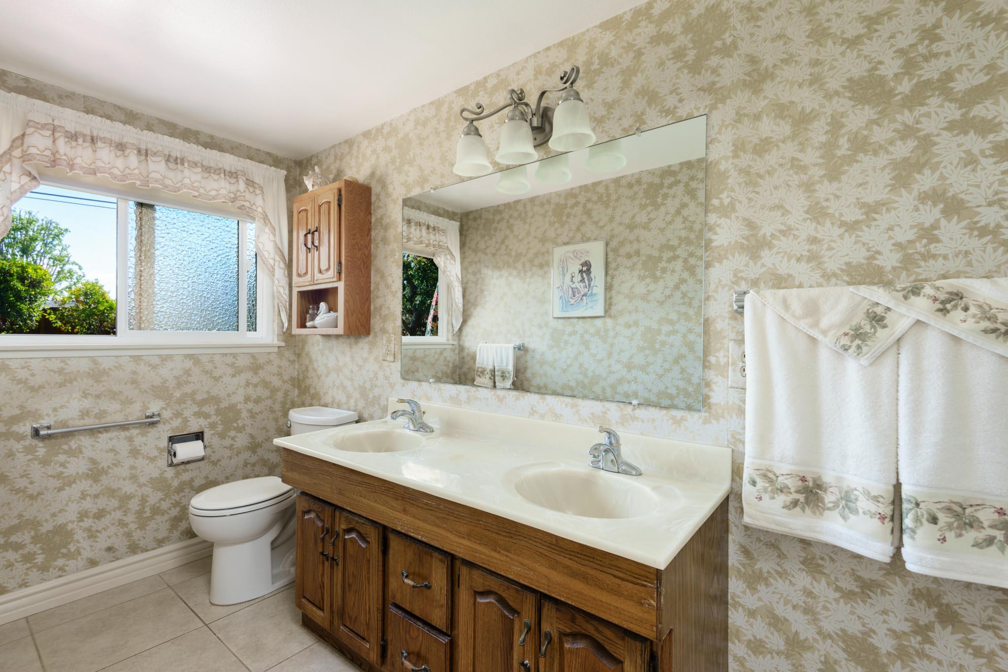 258 Iris Avenue Goleta, CA 93117 - Photo 14 of 28 Primary Bathroom