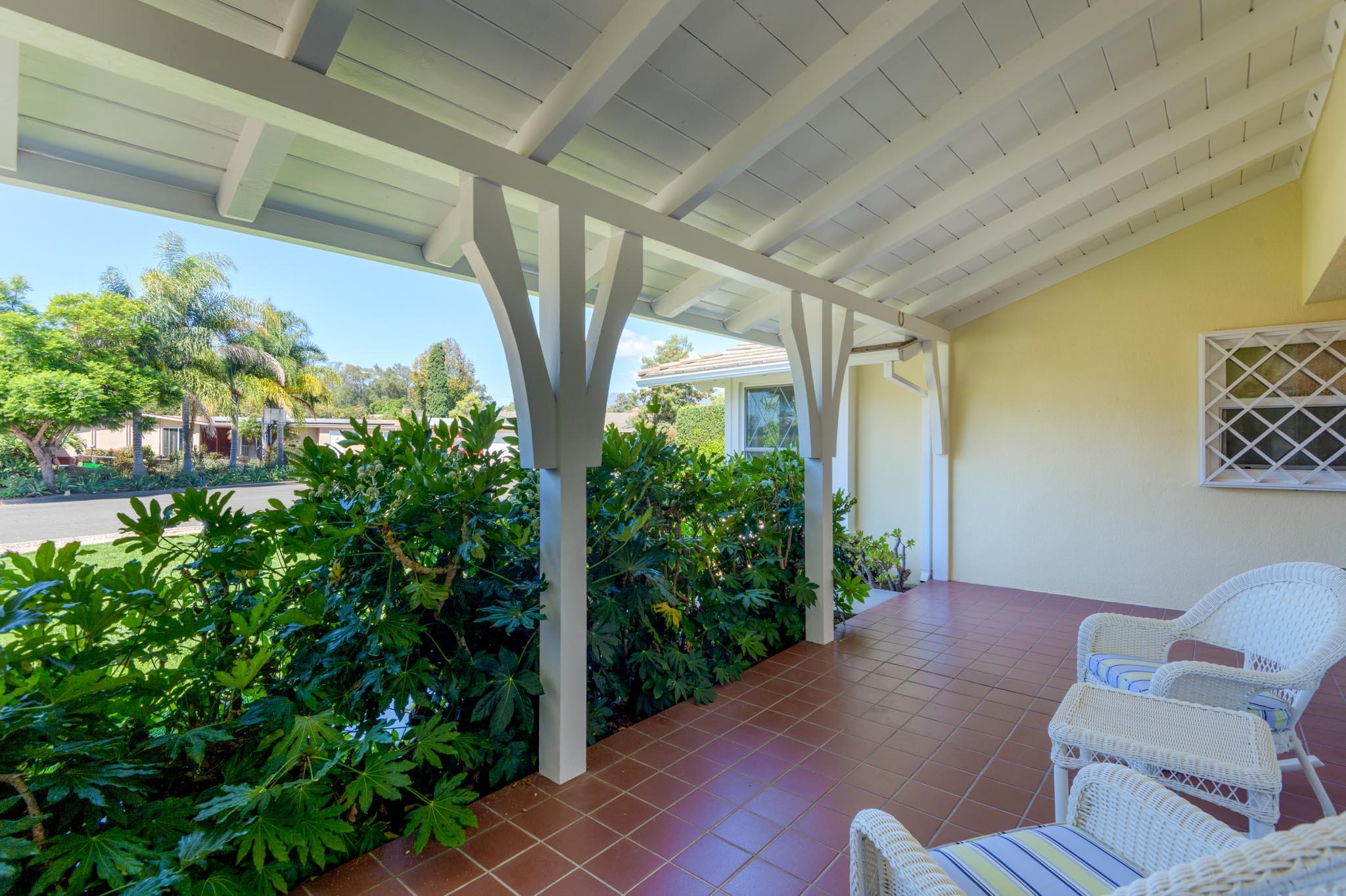 258 Iris Avenue Goleta, CA 93117 - Photo 5 of 28 Front Patio