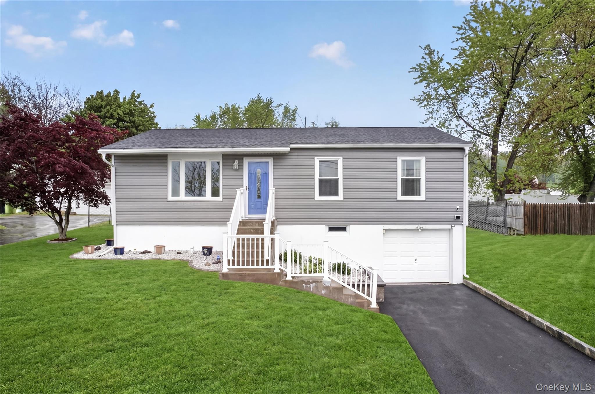 83 Riverview Drive Fishkill, NY 12524 - Photo 3 of 50