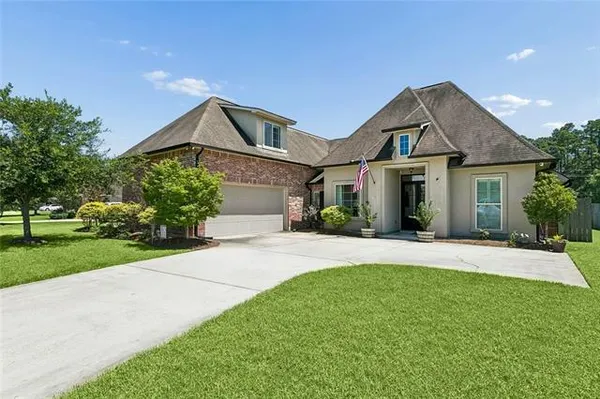 $450,000 | 504 English Oak Drive, Madisonville, LA 70447