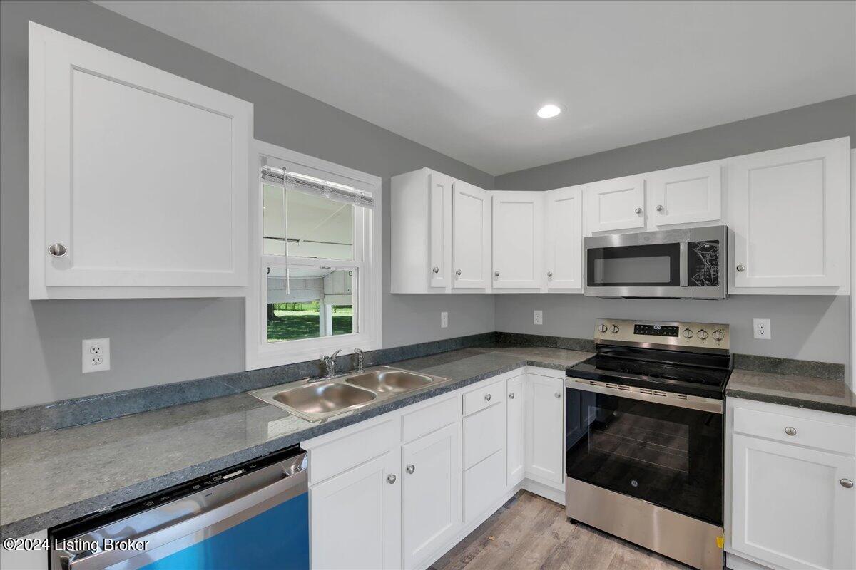 5412 Decker Road Louisville, KY 40258 - Photo 12 of 36 13-5412 Decker Rd-113