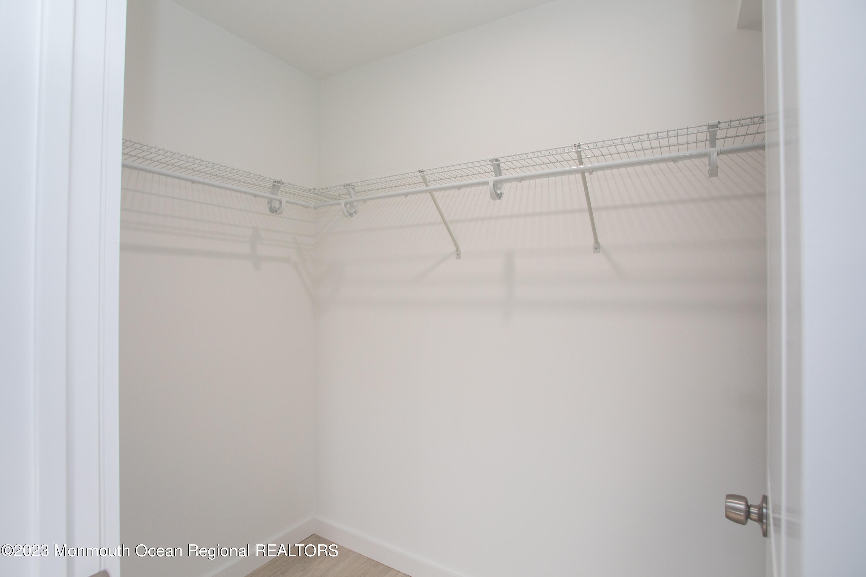 24 Wyckham Road Spring Lake Heights, NJ 07762 - Photo 22 of 28 27