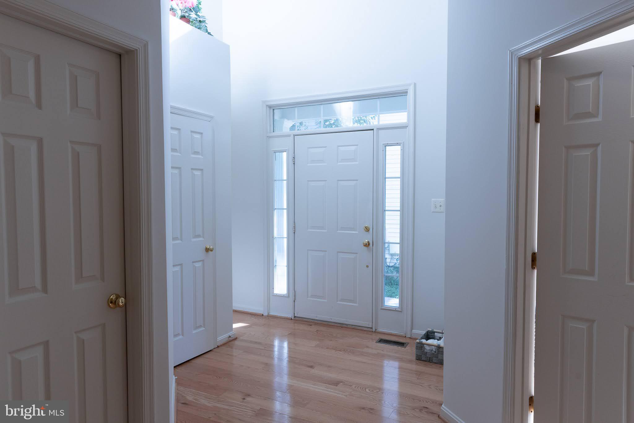 2051 Madrillon Road Vienna, VA 22182 - Photo 3 of 46 Foyer