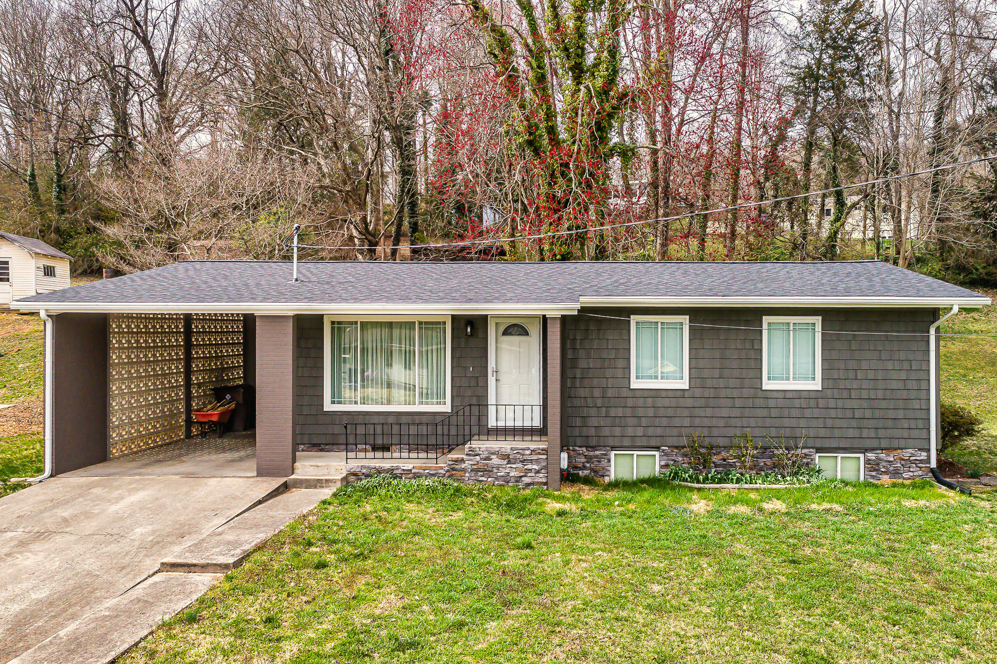 114 Regent Circle Oak Ridge, TN 37830 - Photo 1 of 32 114R-1