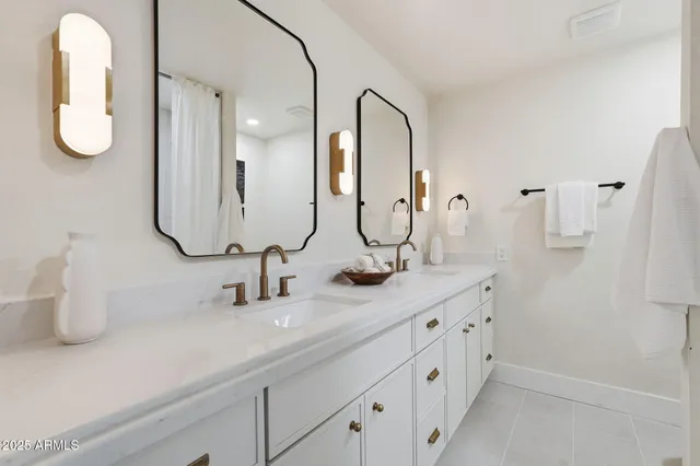 $1,299,990 | 3423 East Beryl Lane, Phoenix, AZ 85028