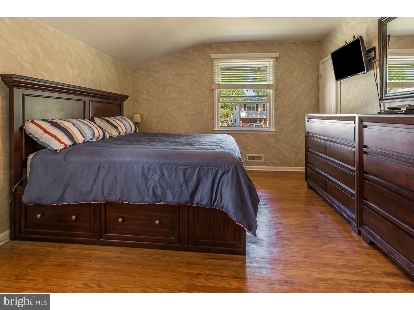 105 Leeds Road Mount Laurel, NJ 08054 - Photo 12 of 19 Bedroom - Main