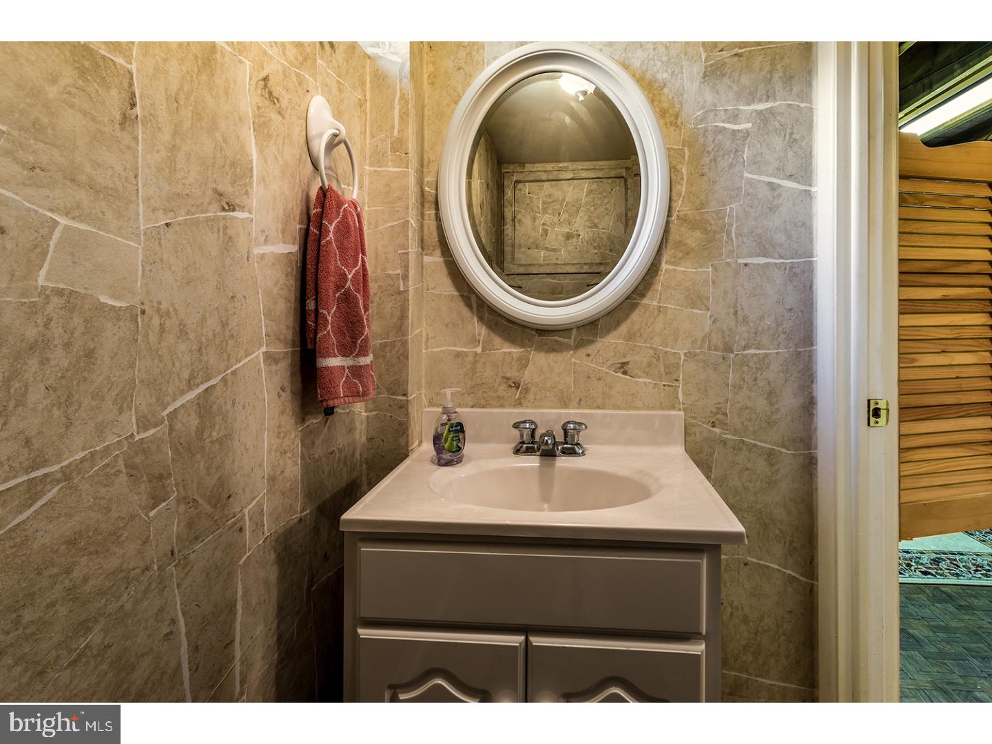 105 Leeds Road Mount Laurel, NJ 08054 - Photo 19 of 19 Half Bath