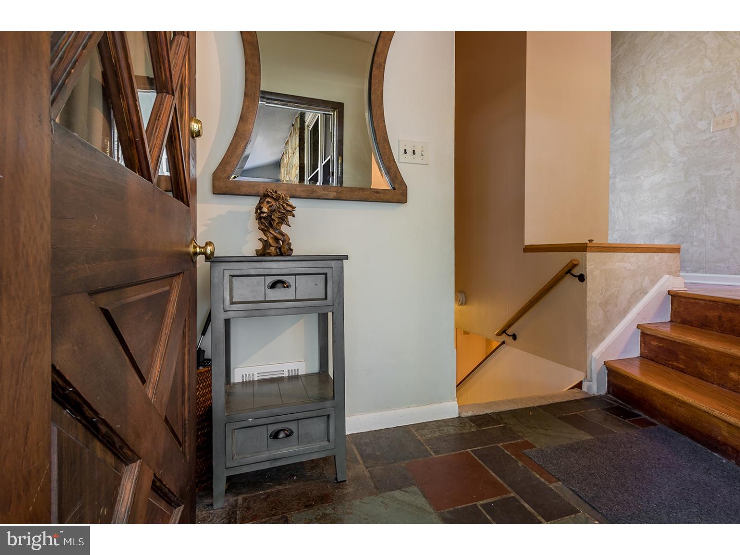 105 Leeds Road Mount Laurel, NJ 08054 - Photo 3 of 19 Foyer