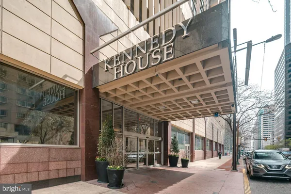 $169,000 | 1901 John F Kennedy Boulevard, Unit 810, Philadelphia, PA 19103