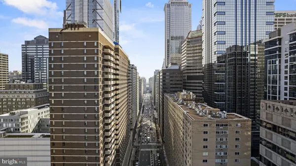 $169,000 | 1901 John F Kennedy Boulevard, Unit 810, Philadelphia, PA 19103