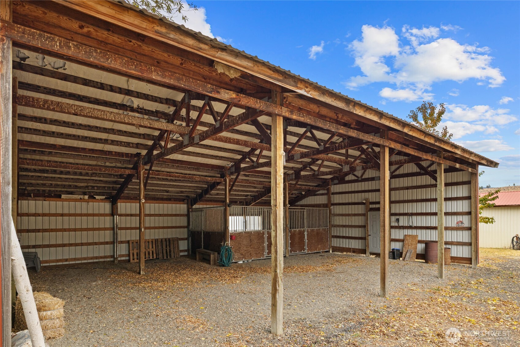 1371 Bettas Road Cle Elum, WA 98922 - Photo 25 of 40 a view of a house with a garage
