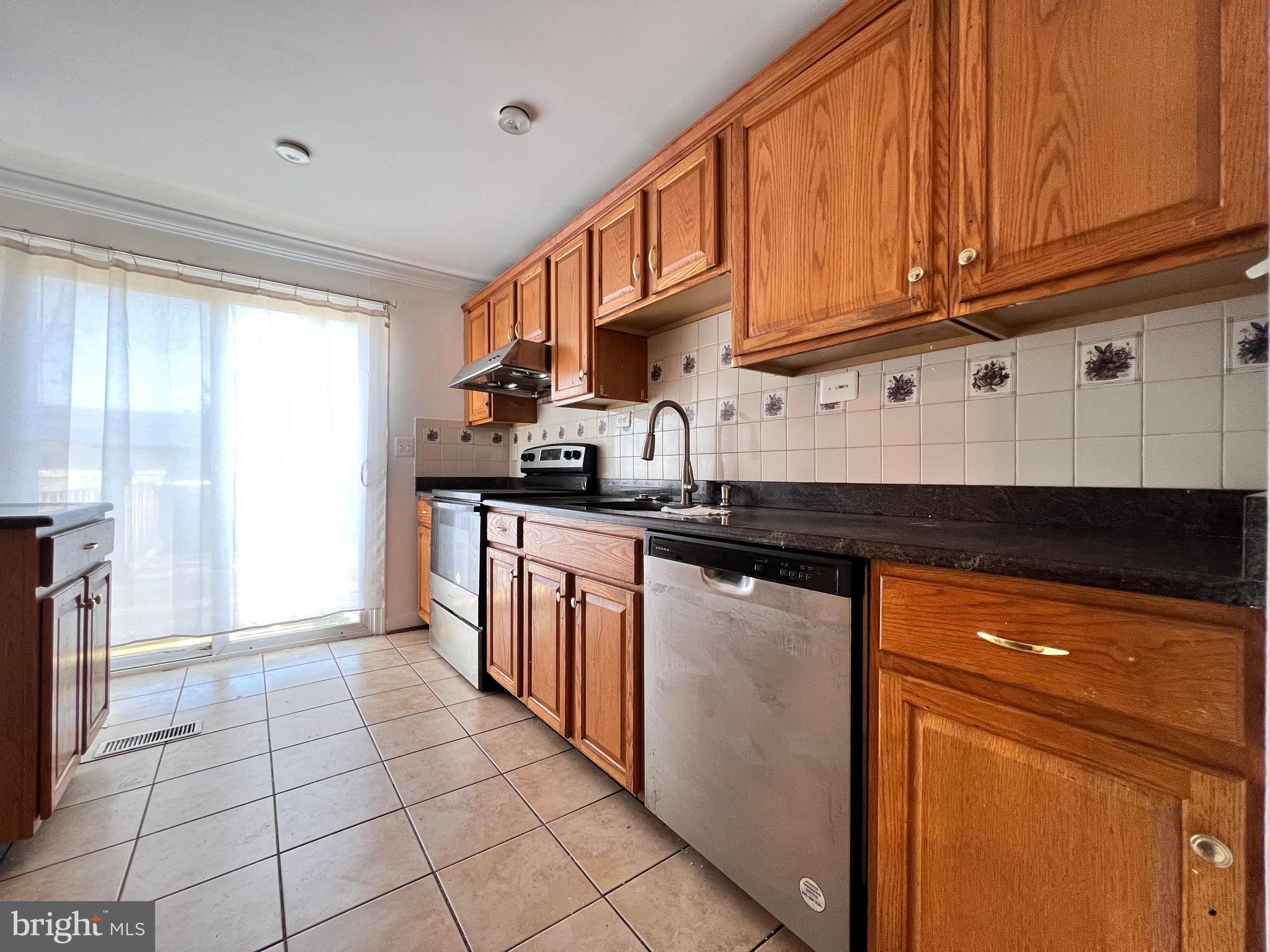 19229 Staleybridge Road Germantown, MD 20876 - Photo 10 of 36 Gallery Image 10
